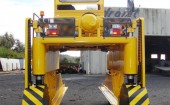 Straddle-Carrier-600x714.jpg
