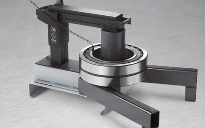 گرمکن القایی برقی با ترموستات کنترل دما جهت بلبرینگ های صنعتی تا وزن 1200 کیلوگرم مدل IH-240 ساخت سیماتک انگلستان